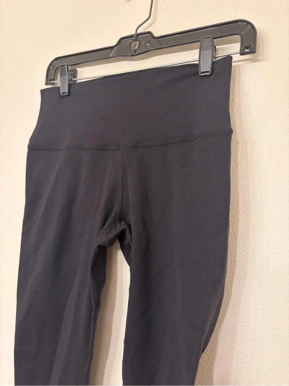 Alo Yoga Women’s Black Leggings Size Medium